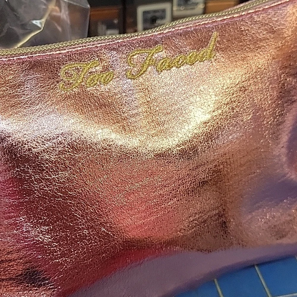 Too Faced stylish pink